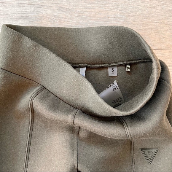 Guess Athletic Leisure Set - Picture 3 of 4